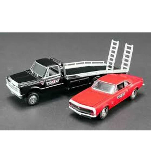 ACME 1970 Chevrolet C-30 Ramp Truck with 1967 Chevy Camaro 1:64