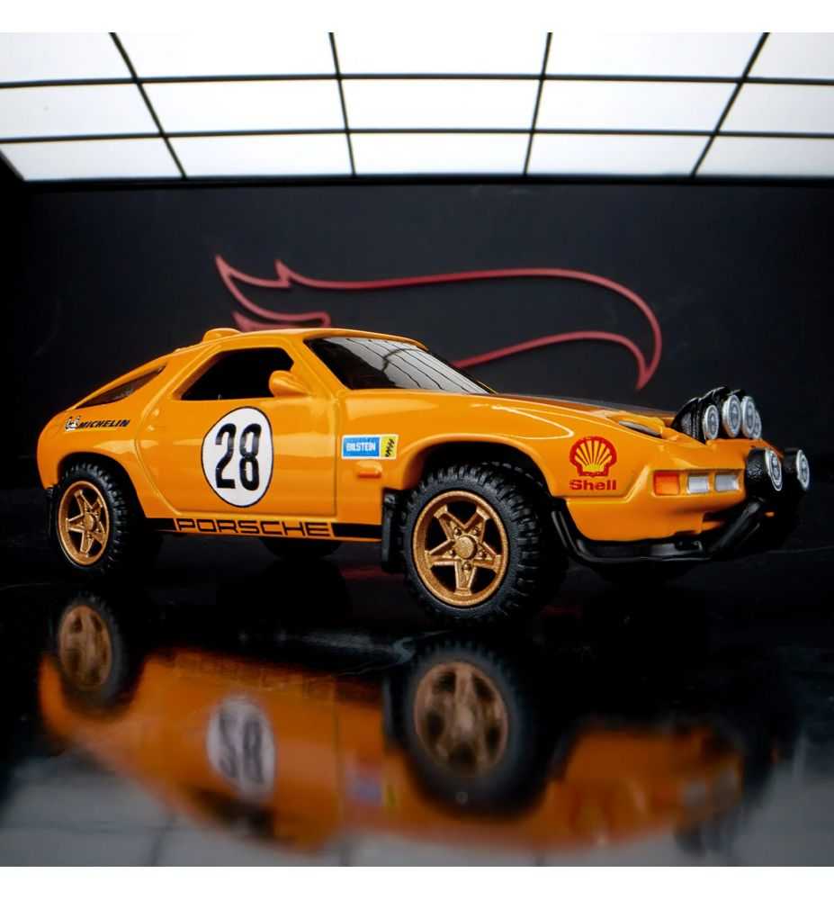 Hot Wheels Elite 64 Porsche 928 Safari