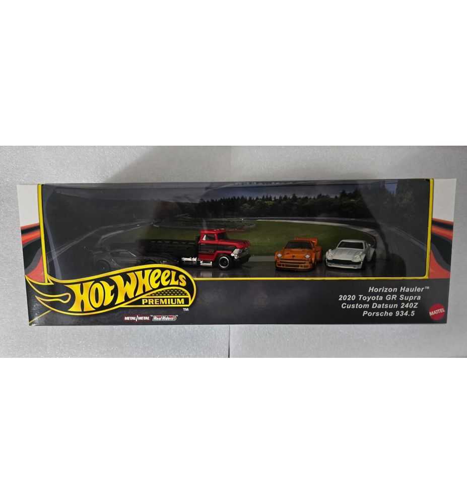 Hot Wheels Premium Diorama Collector Set Supra, Datsun 240Z, Porsche 934.5 & Horizon Hauler