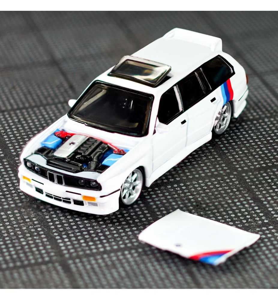 Hot Wheels RLC Elite 64 1990 BMW 318i Touring