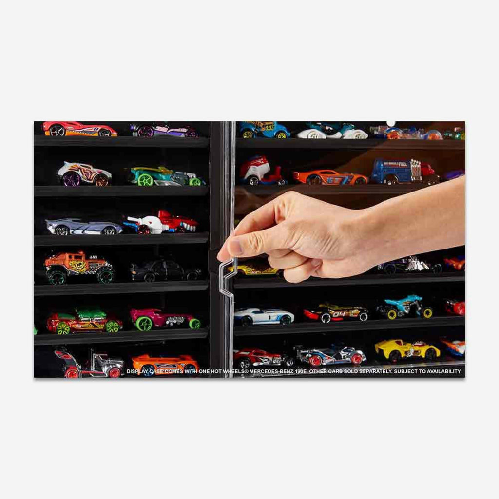 Hot Wheels Display Case Plus Exclusive Mercedes-Benz 190 E 2.5-16 Evolution II