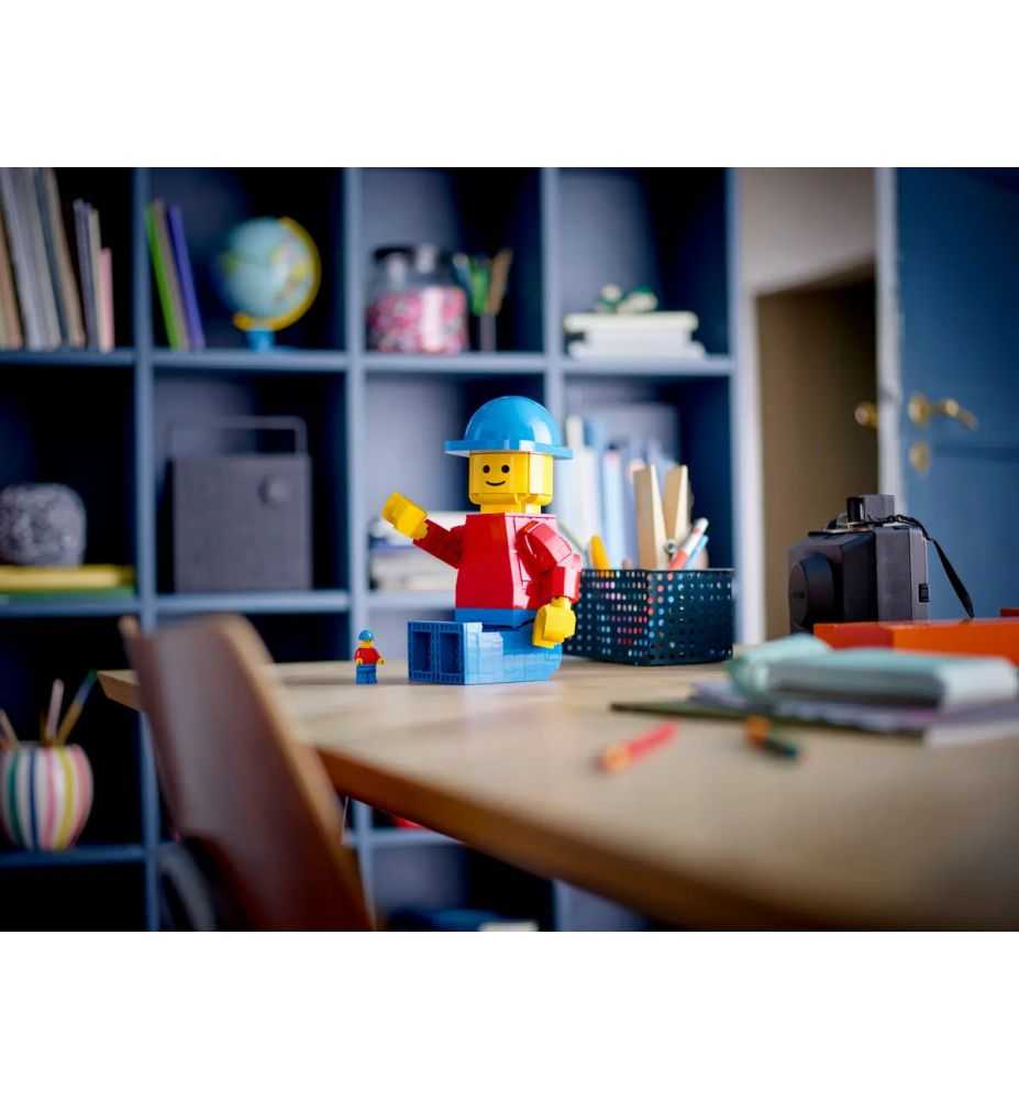 LEGO 40649 Up-Scaled LEGO Minifigure