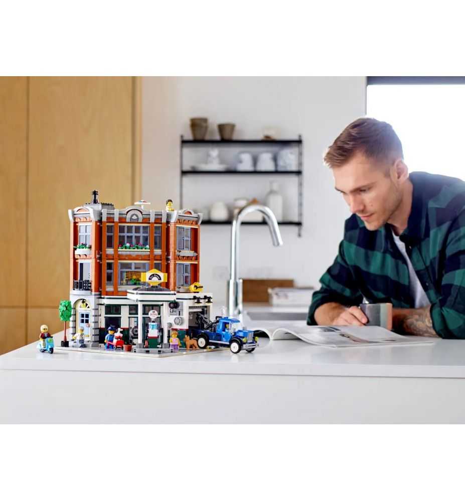 LEGO Creator Expert 10264 Corner Garage (Modular Building)
