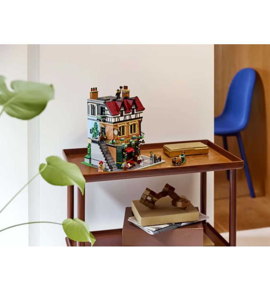 LEGO Icons 10350 Tudor Corner (Modular Building)