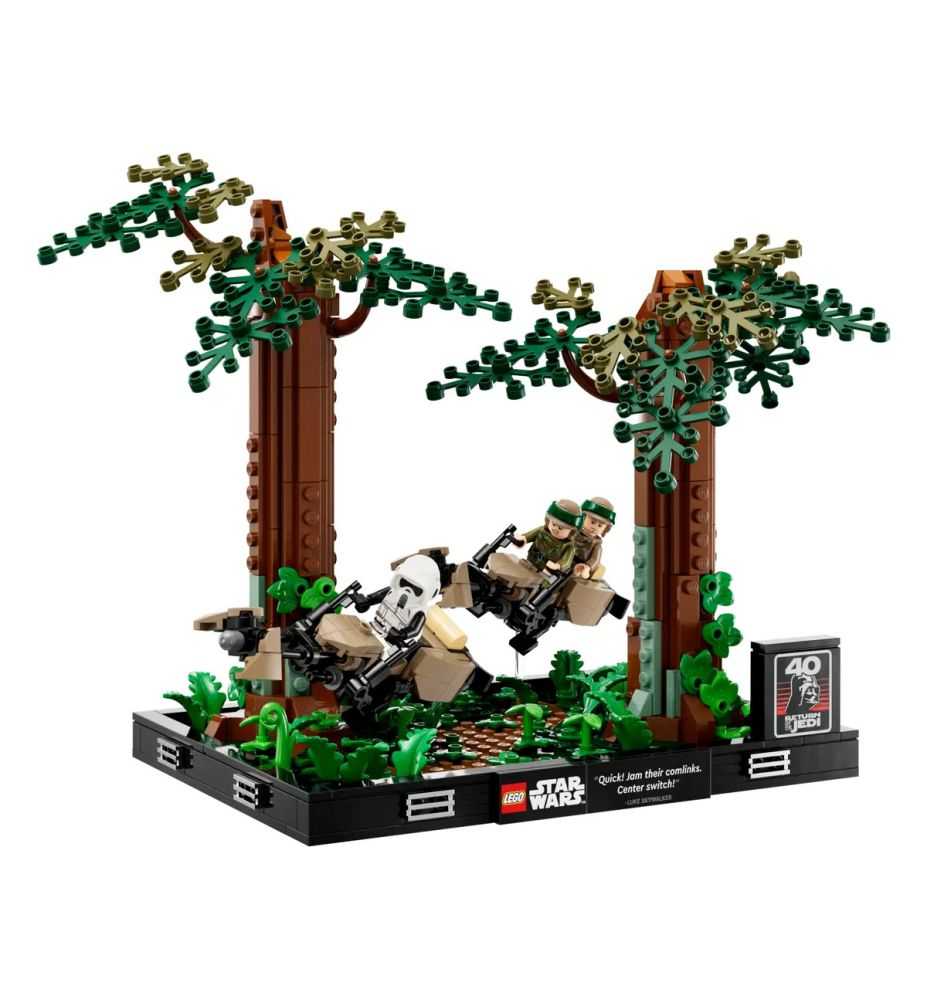 LEGO Star Wars 75353 Endor Speeder Chase Diorama