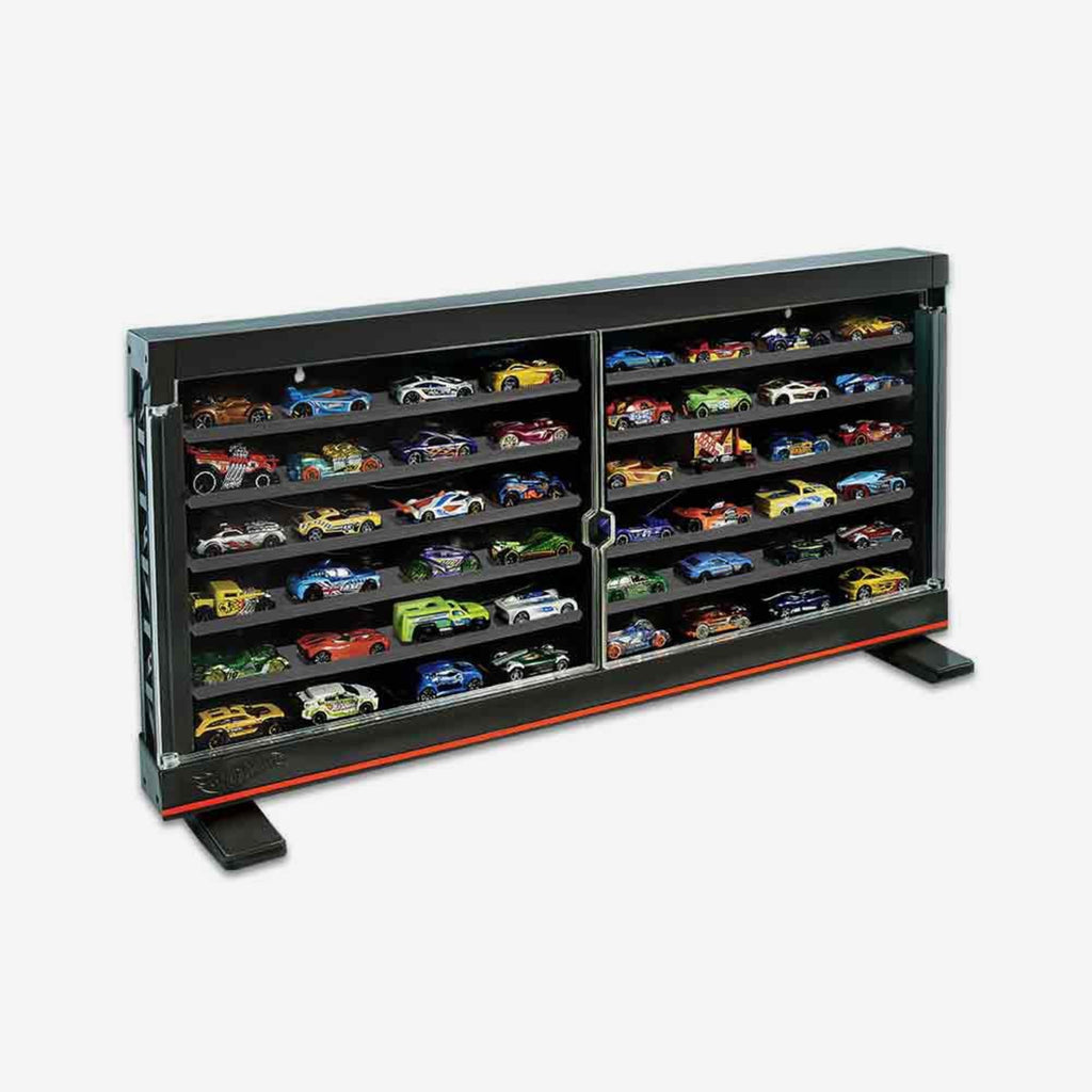 Hot Wheels Display Case Plus Exclusive Mercedes-Benz 190 E 2.5-16 Evolution II
