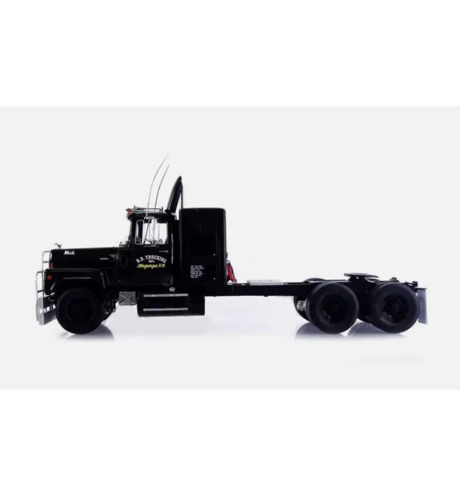 Road Kings 1974 Mack RL 700 L Black
