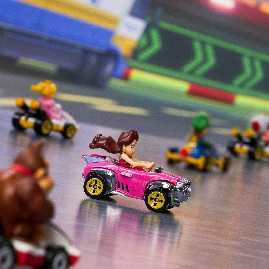 Hot Wheels Mario Kart Pauline Vehicle